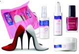 Castiga unul din cele 13 seturi de produse pentru ingrijirea picioarelor de la Avon