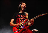 Castiga un bilet la concertul Paul Gilbert