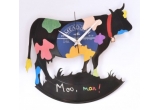 Castiga un ceas decupat din vinil Moo man