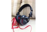 Castiga o pereche de caști Sony MDR-V55
