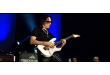 Castiga invitatii la concertul Steve Vai de la Bucuresti