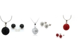 Castiga un set de bijuterii Chic and Shine