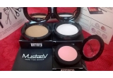 Castiga doua pudre pentru “contouring” si un blush roz