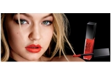 Castiga unul din cele 10 premii Fashion sau 40 produse Vivid Matte Liquid