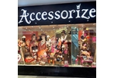 Castiga o geanta si un colier #Accessorize
