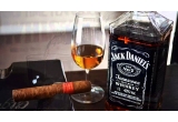 Castiga una dintre cele 10 sticle de Jack Daniel's Tennesse Honey de 0.7 L