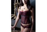 Castiga lenjerie intima si 10 vouchere cadou